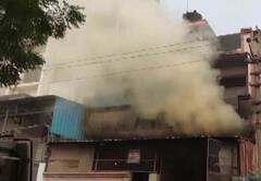 Delhi Fire News: नरेला में जूते-चप्पल की फैक्ट्री में लगी आग, लाखों का माल जलकर खाक