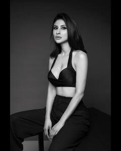 PHOTO : ‘तुम हुस्न परी...’ मौनी रॉयचा क्लासी लूक चर्चेत!