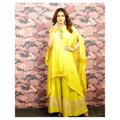 Raveena Tandon: अभिनेत्री रवीना टंडनचा ग्लॅमरस लूक; नवीन फोटोशूट चर्चेत!