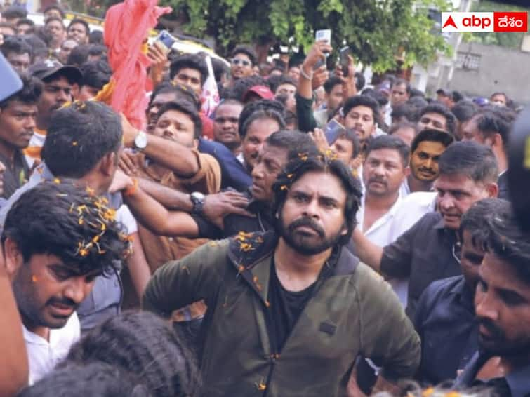 Janasena Chief Pawan Kalyan Serious On Police At Ippatam Village కొట్టుకోండి, అరెస్టు చేసుకోండి, చంపుకోండీ మాకు ఓకే- పోలీసులపై పవన్‌ ఆగ్రహం