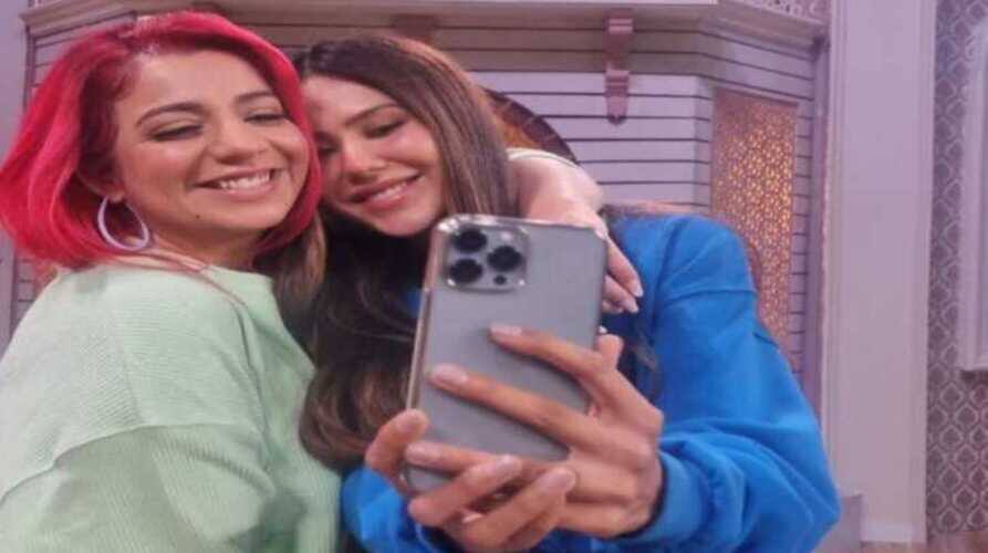 Sonam Bajwa: ਸੋਨਮ ਬਾਜਵਾ ਦੇ ਸ਼ੋਅ `ਦਿਲ ਦੀਆਂ ਗੱਲਾਂ` `ਚ ਜੈਸਮੀਨ ਸੈਂਡਲਾਸ ਖੋਲੇਗੀ ਦਿਲ ਦੇ ਰਾਜ਼, ਸੋਨਮ ਨੇ ਸ਼ੇਅਰ ਕੀਤੀ ਤਸਵੀਰ jasmine sandlas to appear on sonam bajwa show dil diyan gallan sonam shares picture with jasmine Sonam Bajwa: ਸੋਨਮ ਬਾਜਵਾ ਦੇ ਸ਼ੋਅ `ਦਿਲ ਦੀਆਂ ਗੱਲਾਂ` `ਚ ਜੈਸਮੀਨ ਸੈਂਡਲਾਸ ਖੋਲੇਗੀ ਦਿਲ ਦੇ ਰਾਜ਼, ਸੋਨਮ ਨੇ ਸ਼ੇਅਰ ਕੀਤੀ ਤਸਵੀਰ