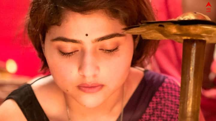 Oindrila Sharma's  Update: ক্যানসারের বিরুদ্ধে লড়াইয়ে আগাগোড়া ঐন্দ্রিলার পাশে ছিলেন প্রেমিক সব্যসাচী চৌধুরী।   ঐন্দ্রিলাকে দ্রুত সুস্থ করে বাড়ি ফিরিয়ে আনাই লক্ষ্য সকলের।