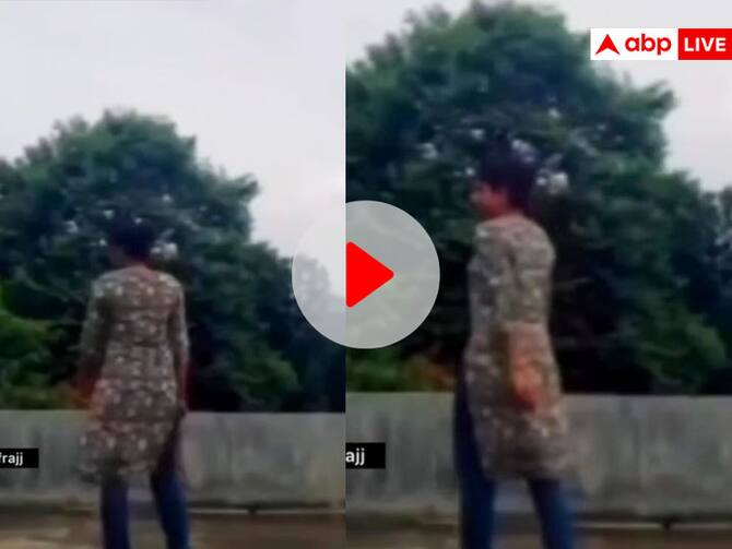Girl Making Reel Got Scared Fell Down Heavy Thunderstorm Sound Funny Viral Video | Video: छत पर रील बना रही थी लड़की, फिर आगे जो हुआ उसे देख हंसी छूट जाएगी Girl Making Reel Got Scared Fell Down Heavy Thunderstorm Sound Funny Viral Video | Video: छत पर रील बना रही थी लड़की, फिर आगे जो हुआ उसे देख हंसी छूट जाएगी