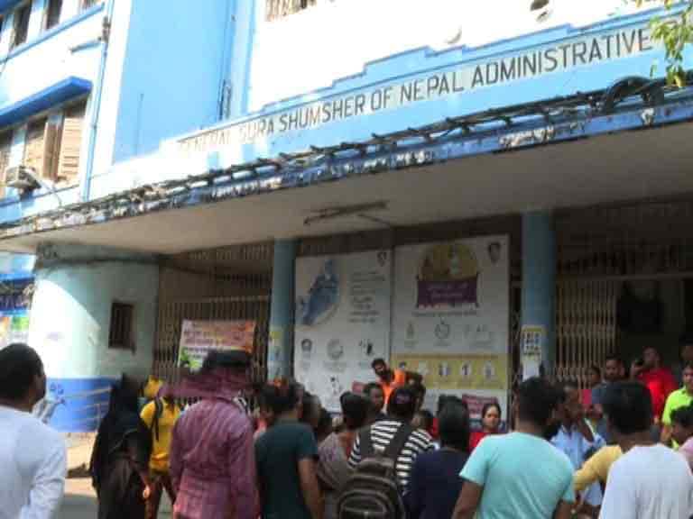 Situation At R G Kar Medical College And Hospital Turns Violent Centering Neonatal Death Kolkata News: সদ্যোজাতের মৃত্যু ঘিরে তোলপাড় আর জি কর, চিকিৎসার গাফিলতির অভিযোগ পরিবারের