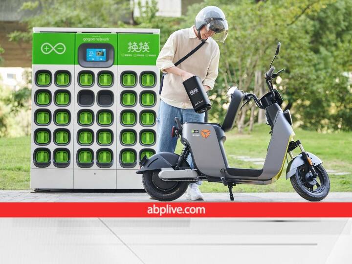 EV battery swapping service may introduce soon in delhi battery swapping will available in india Battery Swapping: चार्जिंग की टेंशन से जल्द मिल सकती है मुक्ति, बस बैटरी बदलो और चल पड़ो