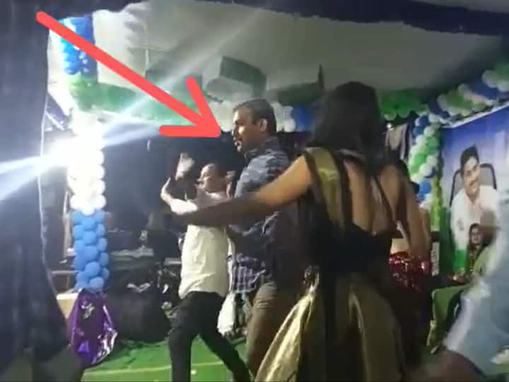 Srikakulam Tekkali SI dance video viral higher officials suspended SI DNN Tekkali SI : అమ్మాయిలతో డ్యాన్స్, టెక్కలి ఎస్ఐ పై వేటు!