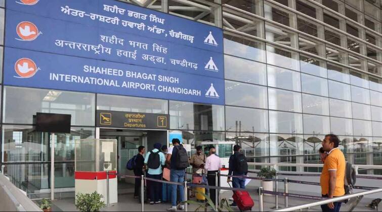 Notification issued to rename Chandigarh Airport as Shaheed Bhagat Singh International Airport ਚੰਡੀਗੜ੍ਹ ਏਅਰਪੋਰਟ ਦਾ ਨਾਂ ਸ਼ਹੀਦ ਭਗਤ ਸਿੰਘ ਕੌਮਾਂਤਰੀ ਹਵਾਈ ਅੱਡਾ ਰੱਖਣ ਦਾ ਨੋਟੀਫਿਕੇਸ਼ਨ ਜਾਰੀ, PM Modi ਨੇ ਕੀਤਾ ਸੀ ਐਲਾਨ