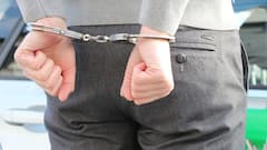 কলকাতায় সৈয়দ মুস্তাক আলি টি-২০ খেলতে এসে হানিট্র্যাপের শিকার দিল্লির ক্রিকেটার? গ্রেফতার ৪