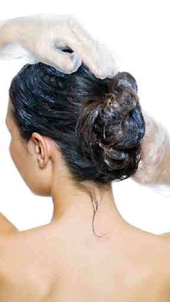 এভাবে নিজেই চুলের ক্ষতি করছেন না তো?