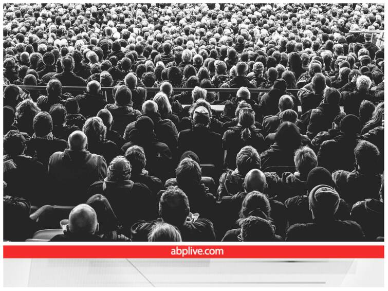 What is crowd know here how many people should there in 1 square meter Crowd Science: किसी झुंड को भीड़ कब कहेंगे! जानिए 1 वर्ग मीटर में कितने लोग होने चाहिए और कब आपको इस भीड़ से बचने की जरूरत होती है