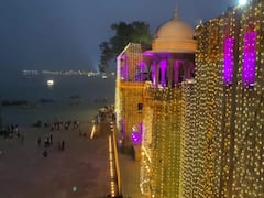 Dev Deepawali 2022: वाराणसी में देव दीपावली से पहले रंग-बिरंगी रोशनी से जगमगा रहे घाट, देखें तस्वीरें