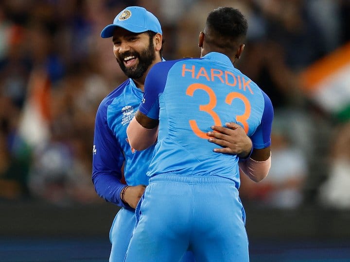 India vs Zimbabwe: टीम इंडिया की कप्तानी में रोहित शर्मा ने जिम्बाब्वे को 71 रनों से हरा दिया. भारतीय टीम टी20 विश्वकप 2022 के सेमीफाइनल में पहुंच गई है.