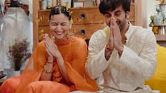 Alia Bhatt Baby:  पति रणबीर कपूर संग डिलीवरी के लिए अस्पताल पहुंचीं आलिया भट्ट, गाड़ी में बैठीं एक्ट्रेस की फोटोज वायरल