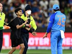 T20 World Cup 2022: रोहित से मिलने के लिए सुरक्षा घेरा तोड़ना फैन को पड़ा महंगा, जुर्माने के तौर पर देने होंगे इतने लाख रुपये!