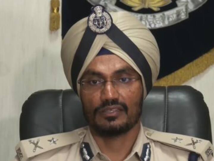 Sudhir Suri Murder Case: शिवसेना नेता सुधीर सूरी मर्डर केस की SIT करेगी जांच, दिनदहाड़े गोली मार की थी हत्या Punjab Shiv Sena leader Sudhir Suri murder case SIT Will Investigate He shot in Amritsar Sudhir Suri Murder Case: शिवसेना नेता सुधीर सूरी मर्डर केस की SIT करेगी जांच, दिनदहाड़े गोली मार की थी हत्या