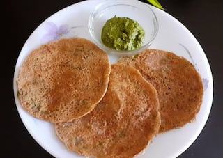 Quick Breakfast Recipe: How To Make Stuffed Oats Chilla In Just 15 Minutes Oats Chilla : காலைல சாப்பிடாம ஓடிக்கிட்டே இருக்கீங்களா? பத்து நிமிஷத்தில் செய்யலாம் ஓட்ஸ் சில்லா.. செம்ம ரெசிப்பி இதோ