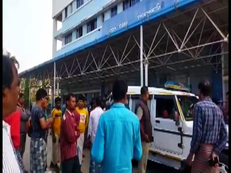 Allegation of trying to kill a businessman by climbing on a moving train, arrested accused Canning News: চলন্ত ট্রেনে উঠে ব্যবসায়ীকে কুপিয়ে খুনের চেষ্টার অভিযোগ, আটক অভিযুক্ত