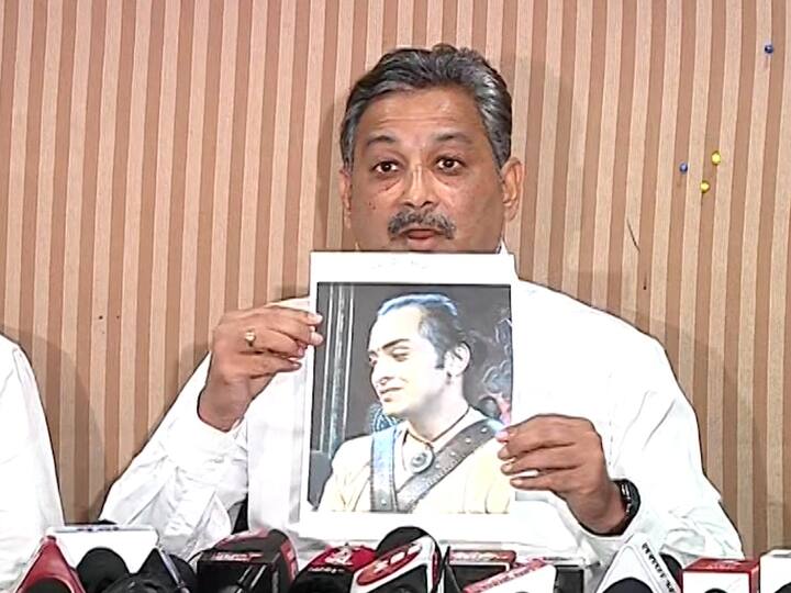 माझी केंद्र सरकारला आणि राज्य सरकारला विनंती आहे की, सेन्सॉर बोर्डात ऐतिहासिक चित्रपटांसाठी समिती असावी ' अशी मागणी यावेळी संभाजीराजे छत्रपती यांनी केली.