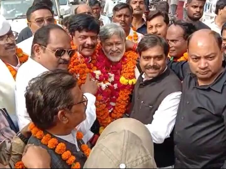 Raebareli News: कांग्रेस नेता का बीजेपी पर हमला, कहा- 'झूठे लोगों को इस बार जनता उखाड़ फेंकेगी' Raebareli News Congress leader Nakul Dubey attacked BJP Know what he said ANN Raebareli News: कांग्रेस नेता का बीजेपी पर हमला, कहा- 'झूठे लोगों को इस बार जनता उखाड़ फेंकेगी'