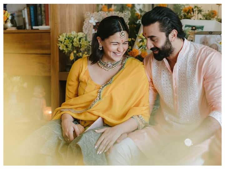 Alia Bhatt Ranbir Kapoor Baby welcome baby girl Reliance foundation hospital Mumbai first baby Alia Bhatt, Ranbir Kapoor Blessed With A Baby Girl: 'Our Baby Is Here, What A Magical Girl She Is'