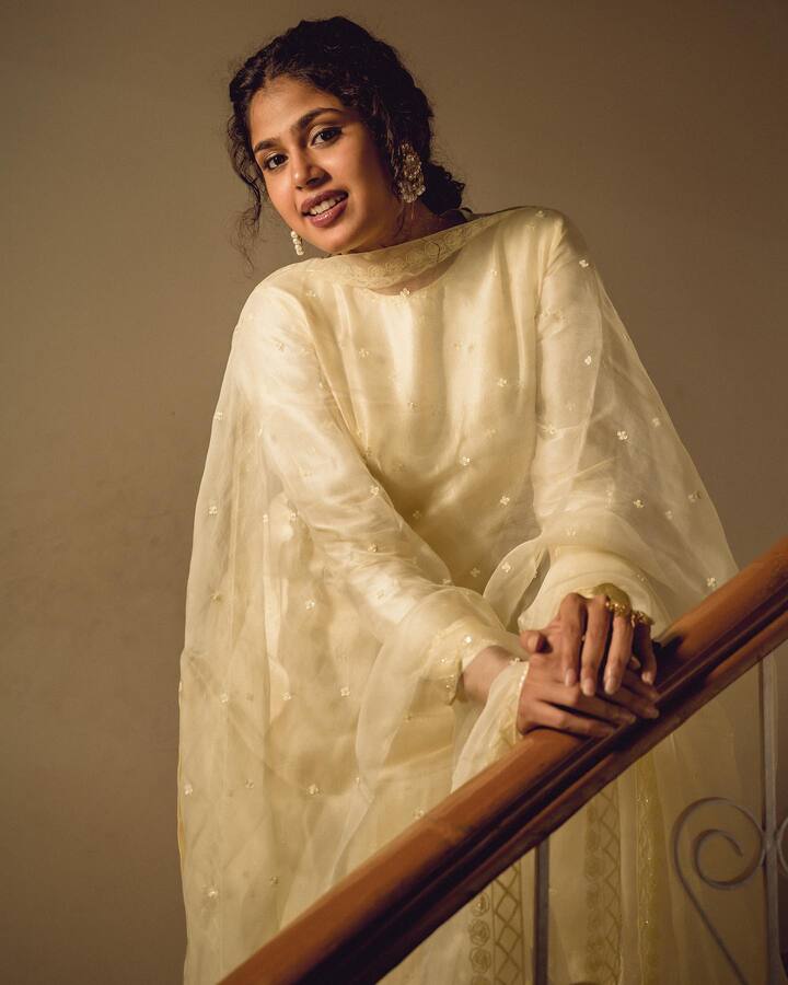 అబ్దుల్లా ఫరియా చీరకట్టు ఫోటోలు -Image Credit:Faria Abdullah/Instagram