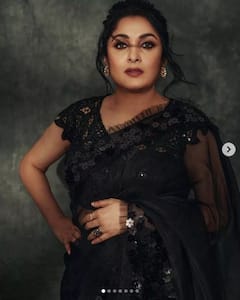 Ramya Krishnan: ਬਲੈਕ ਸਾੜੀ 'ਚ ਬੇਹੱਦ ਖੂਬਸੂਰਤ ਦਿਖੀ 'ਬਾਹੂਬਲੀ' ਦੀ ਸ਼ਿਵਗਾਮੀ, ਵਿਅਕਤੀ ਨੇ ਕਿਹਾ- 'ਅਗਲੇ ਜਨਮ 'ਚ ਮੇਰੀ ਪਤਨੀ ਬਣੋ'