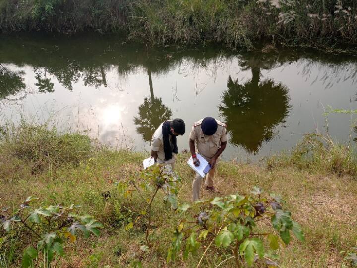 Bihar Crime: Young Girl Dead Body Found Near Pond Police Suspects Honour Killing ann Bihar Crime: नालंदा में तालाब किनारे मिला युवती का शव, तेजाब से जला चेहरा और गले में था फंदा, ऑनर किलिंग की आशंका