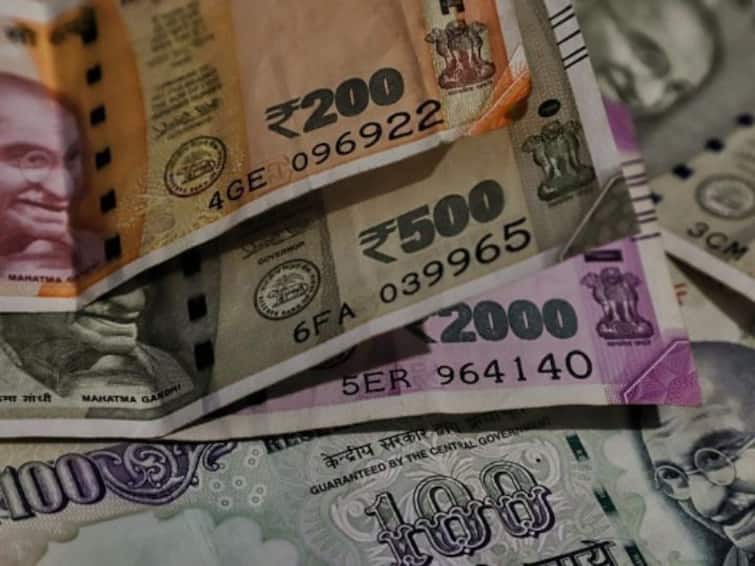 Rupee appreciates 45 Paise To Close At 81.90 Against US Dollar Rupee Appreciates 45 Paise To Close At 81.90 Against US Dollar