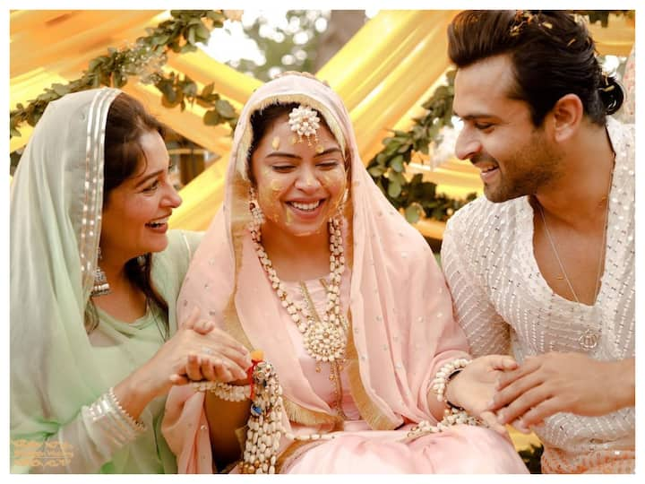 Actor Shoaib Ibrahim’s sister Saba Ibrahim, a YouTuber and social media influencer, got married to Khalid Niaz on Sunday in their hometown Maudaha, Uttar Pradesh. Here are a few pics from the wedding.