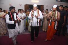 PHOTO : चंद्रकांत पाटील विठ्ठल भक्तीत दंग