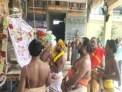 mayiladuturai: Tula Utsava ceremony started with flag hoisting at vathaneswarar Temple TNN புகழ்பெற்ற துலா உற்சவ விழா - வதான்னேஸ்வரர் கோயிலில் கொடியேற்றம்
