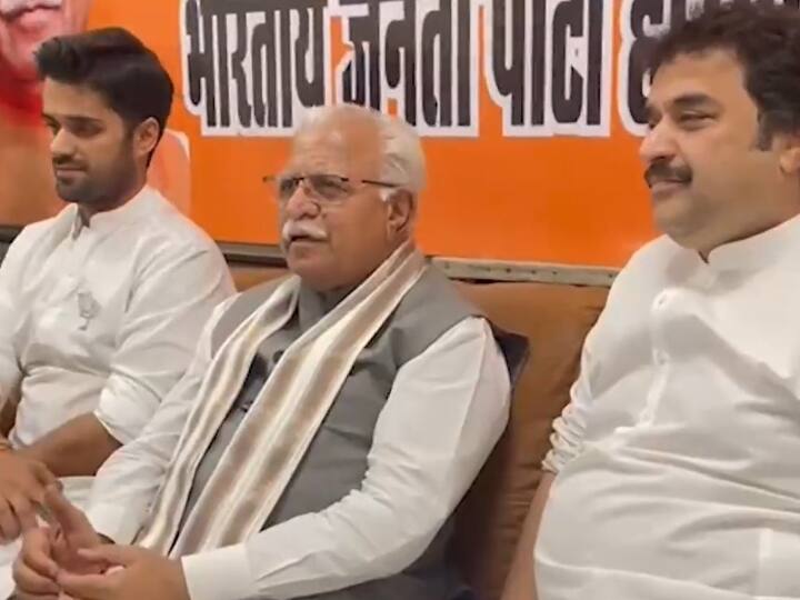 Haryana Adampur MLA Bhavya Bishnoi meets CM Manohar Lal Khattar Video: कुलदीप बिश्नोई के सामने CM खट्टर ने भव्य बिश्नोई को समझाई जिम्मेदारियां, आदमपुर से बने हैं MLA