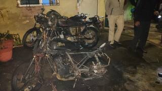 Nagpur Crime : गृहमंत्र्यांच्या शहरात हे काय चाललंय? नागपुरात गुंडांनी जाळली पोलिसांची वाहने