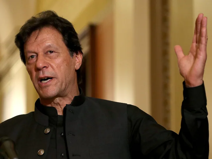 Imran khan Write a Letter to Pakistan President Arif Alvi Immediate action taken to stop 'abuse' of power Imran Khan: 'सत्ता का दुरुपयोग रोकने के लिए तुरंत करें कार्रवाई', इमरान खान ने राष्ट्रपति को लिखी चिट्ठी