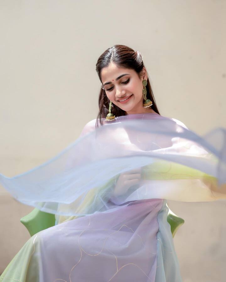 பசுந்தி பார்வை நீ வீசி சென்றாய் !