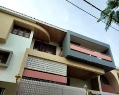 PHOTO : अब्दुल सत्तार यांच्या घरावर दगडफेक, औरंगाबादमध्ये तुफान राडा