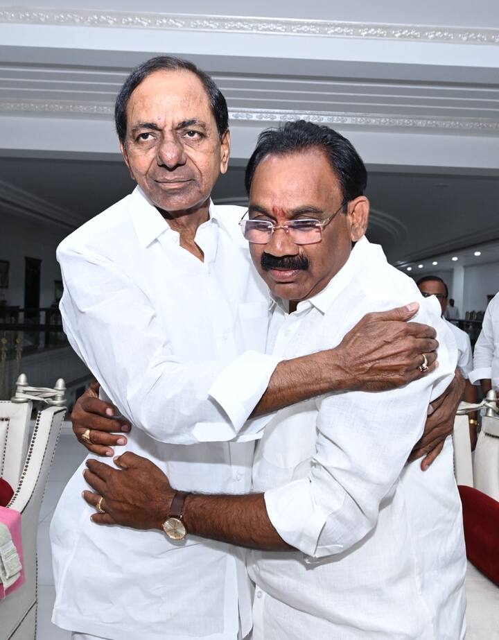 తనకు అవకాశమిచ్చి తన విజయానికి కారణమైనందుకు సిఎం కెసిఆర్‌కు మునుగోడు ఎమ్మెల్యే కూసుకుంట్ల ప్రభాకర్ రెడ్డి కృతజ్జతలు తెలిపారు.
