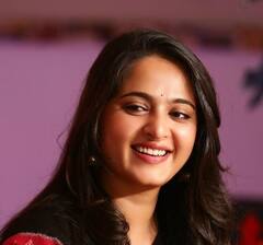 Happy Birthday Anushka Shetty : 'योगा इंस्ट्रक्टर' ते 'देवसेना' 'बाहुबली' फेम अनुष्का शेट्टीविषयी जाणून घ्या...