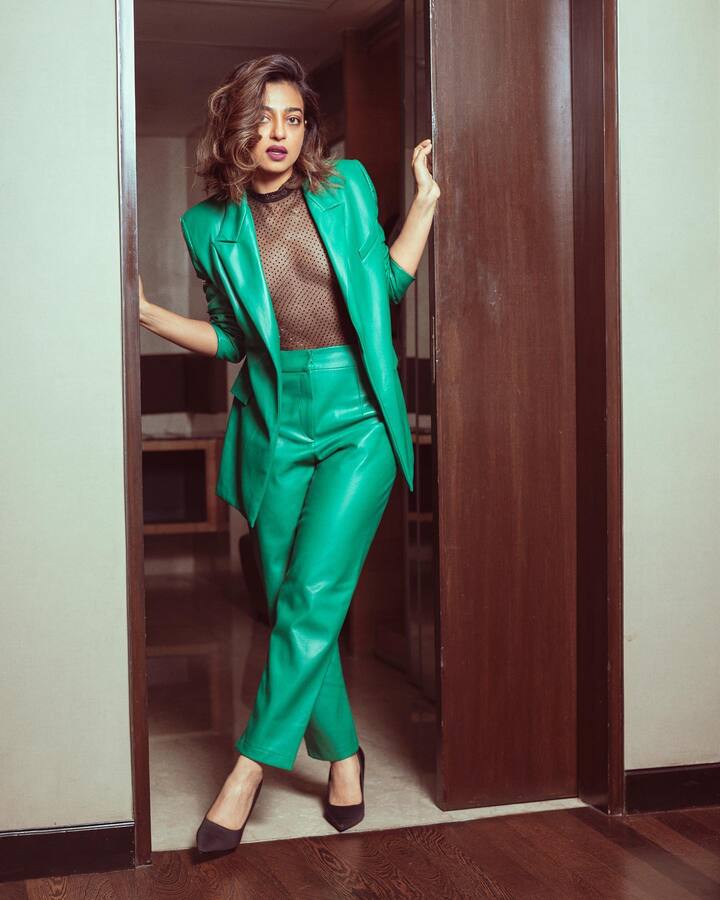 सध्या या 'डस्की ब्यूटी'चा सिंझलिग लूक चर्चेत आहे.