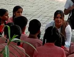 In Photos: નવાબોના શહેર લખનઉમાં આંગણવાડીમાં પહોંચી પ્રિયંકા ચોપડા, બાળકો સાથે કરી વાત