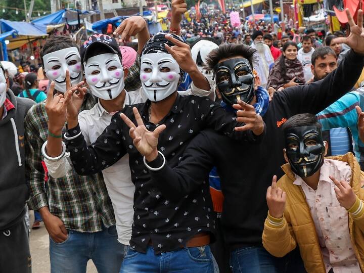 After two-year COVID gap, Jhiri fair started in Jammu, Thousands of devotees arrived Jhiri Mela: दो साल बाद जम्मू में झिरी मेला का आगाज, बाबा जित्तो मंदिर पर लगा भक्तों का तांता