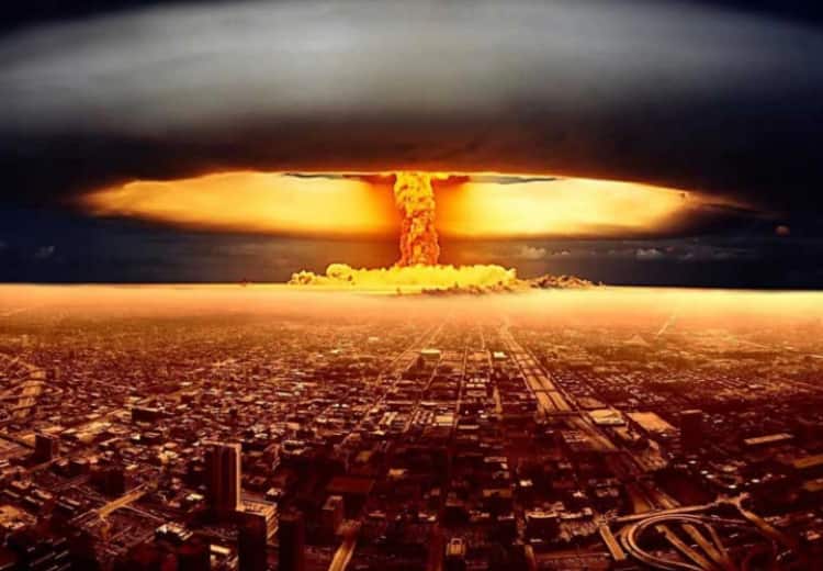 Doomsday Clock warns world sleepwalking into nuclear war amid Russia invasion of Ukraine Doomsday Clock: 'दुनिया परमाणु युद्ध की नींद में चल रही है', 'कयामत की घड़ी' की चेतावनी