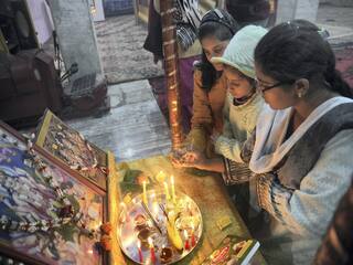 Dev Diwali 2022: દેવ દિવાળીના દિવસે આર્થિક લાભ માટે કરો આ 5 અચૂક ઉપાય, રૂપિયાનો થશે વરસાદ