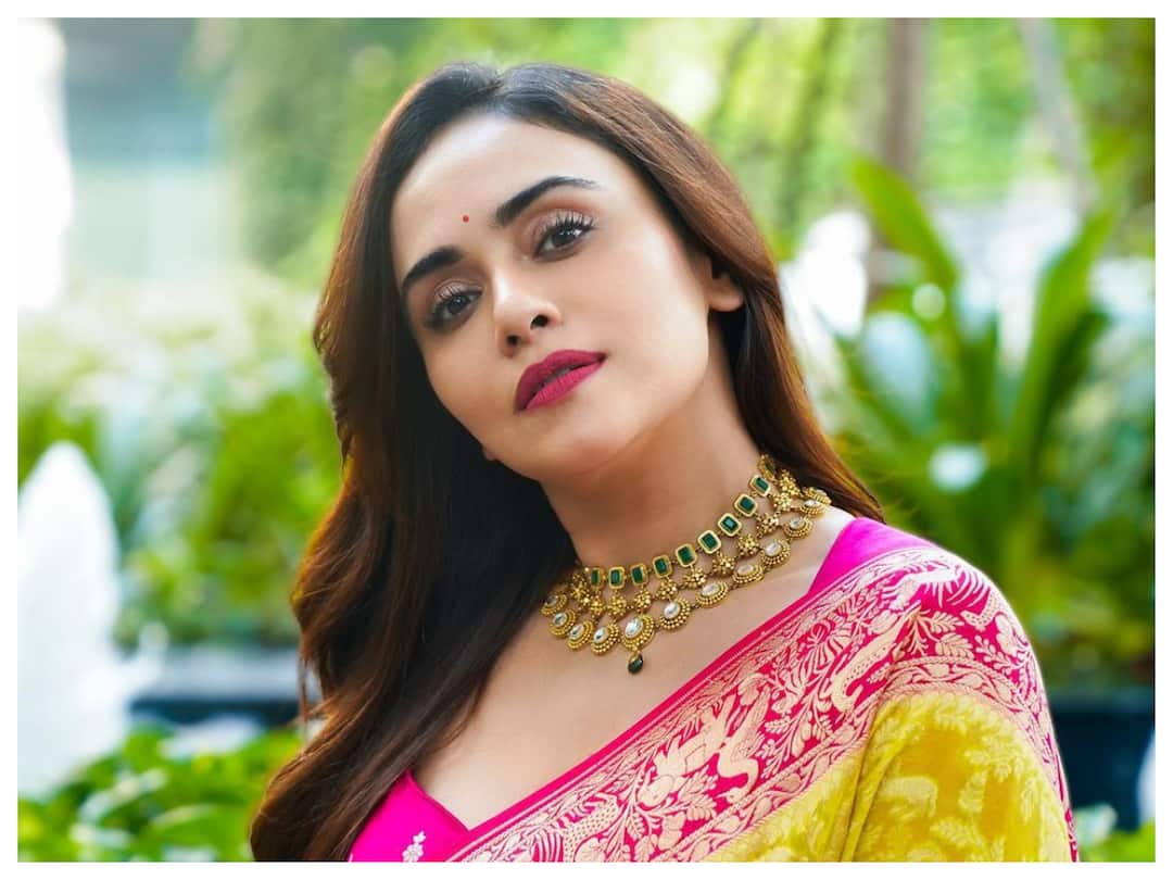Jhalak Dikhhla Jaa 10: Netizens Upset With The Makers As Amruta Khanvilkar Gets Eliminated Jhalak Dikhhla Jaa 10: Netizens Upset With The Makers As Amruta Khanvilkar Gets Eliminated Jhalak Dikhhla Jaa 10: Netizens Upset With The Makers As Amruta Khanvilkar Gets Eliminated
