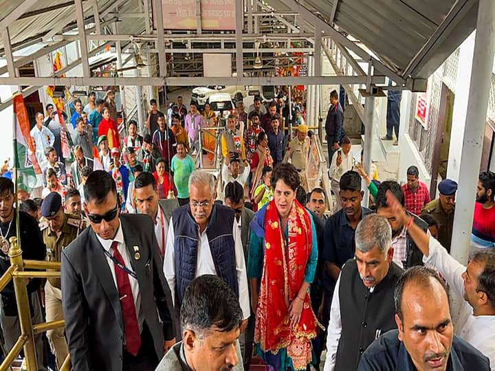 AICC General Secretary Priyanka Gandhi Vadra with Chhattisgarh Chief Minister Bhupesh Baghel during a visit to the Jwala Devi Temple, in Kangra, Friday, Nov. 4, 2022. (PTI Photo)