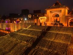 In Pics: देव दीपावली पर दुल्हन की तरह सजी काशी नगरी, सीएम योगी ने लिया तैयारियों का जायजा, देखिए- तस्वीरें