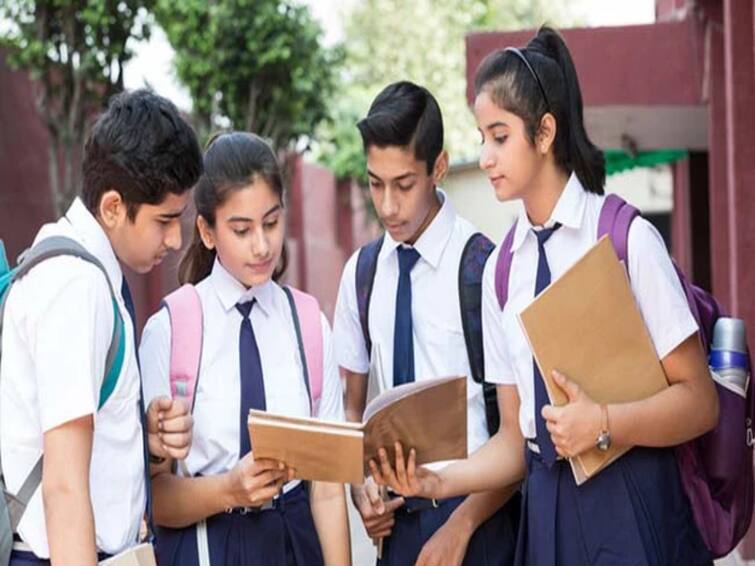 Time table for 10th, 1st, 2nd standard exams is published today 10,+1,+2 பொதுத்தேர்வு அட்டவணையை  இன்று வெளியிடுகிறது பள்ளிக்கல்வித்துறை!