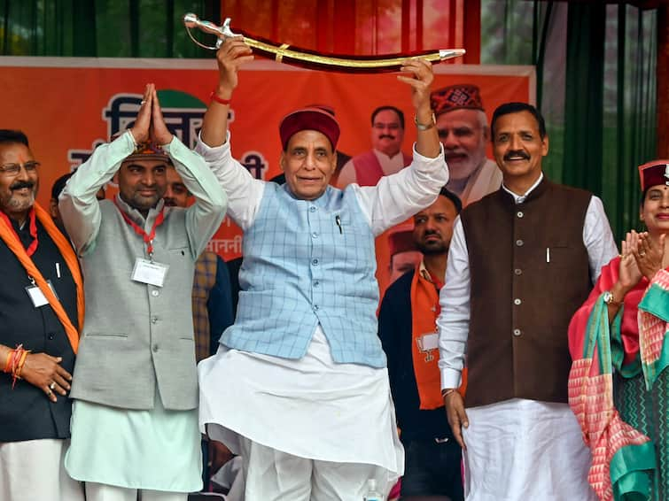 Himachal Polls Rajnath Singh Congress Is Wide Ball, AAP No Ball, Only BJP Is Good Length Delivery Himachal Polls: Congress Is Wide Ball, AAP No Ball, Only BJP Is Good Length Delivery, Says Rajnath Singh