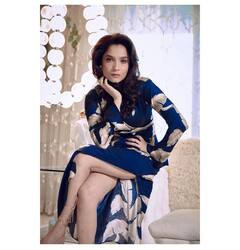 PHOTO: शॉर्ट ड्रेसमध्ये अंकिता लोखंडेचा क्लासी अंदाज; पाहा नवे फोटो!