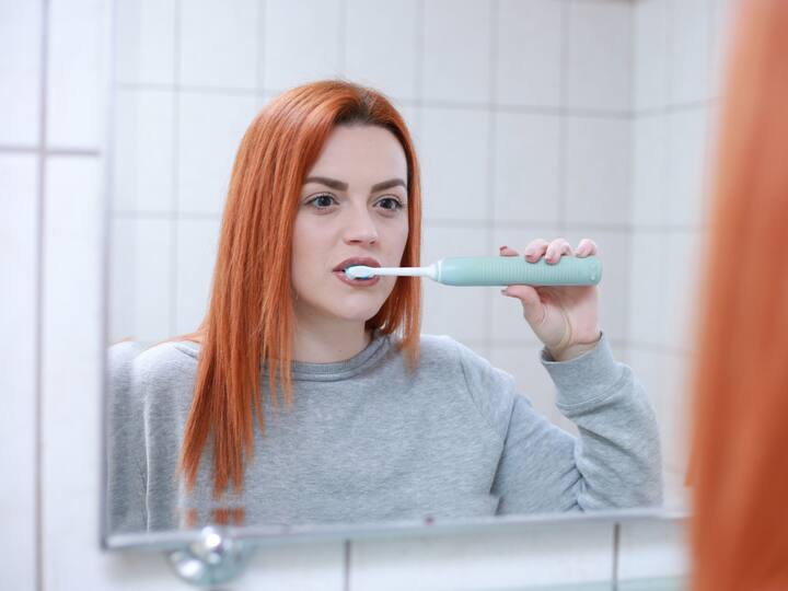 brushing teeth before or after breakfast? బ్రేక్‌ఫాస్ట్‌కు ముందు పళ్లు తోముకోవడం కరెక్టా? లేదా తర్వాత?